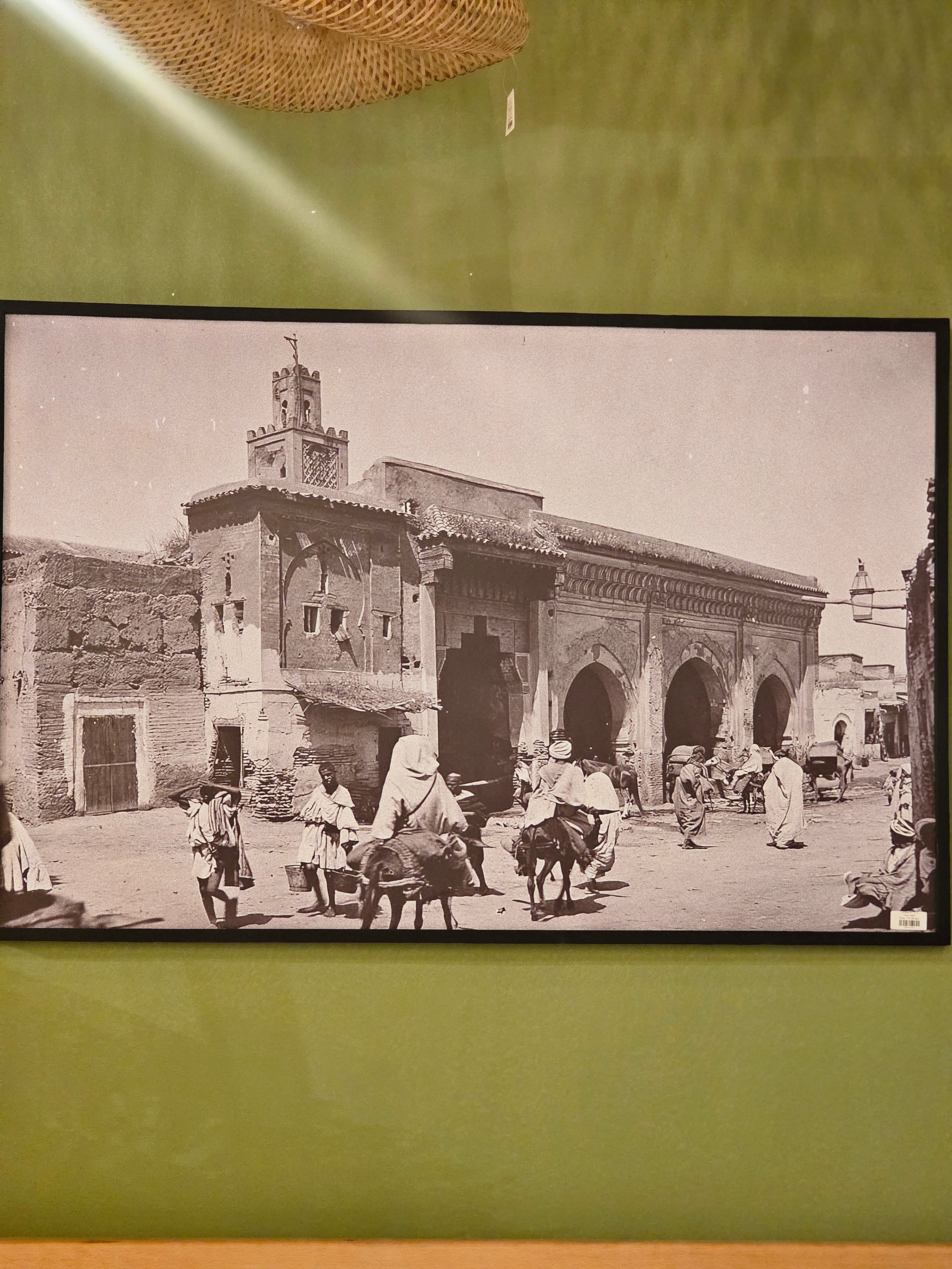"Médina Historique - Tableau Sépia d'Architecture Orientale"
