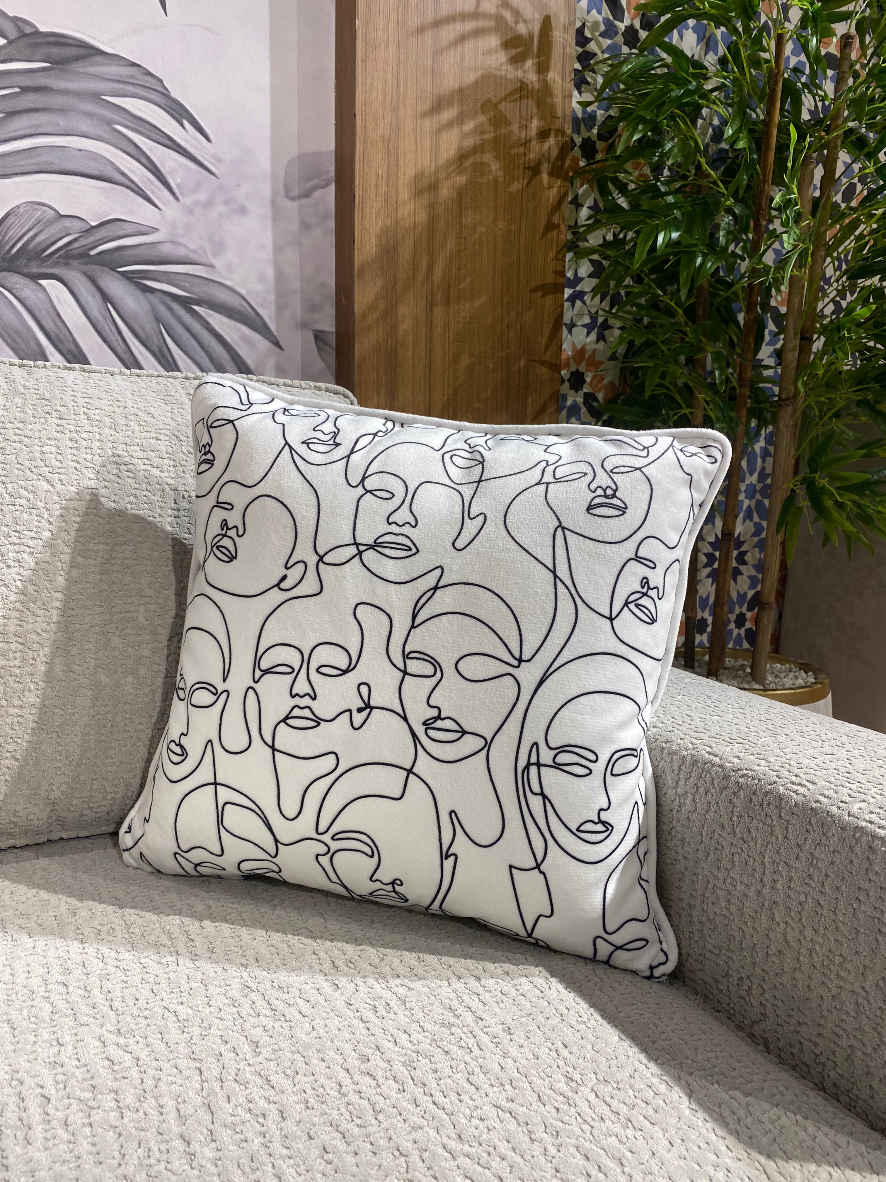 Coussin de Salon en Tissu Premium – Confort & Élégance